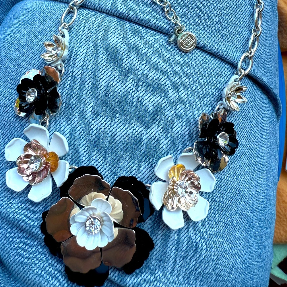 Black and White Floral Necklace